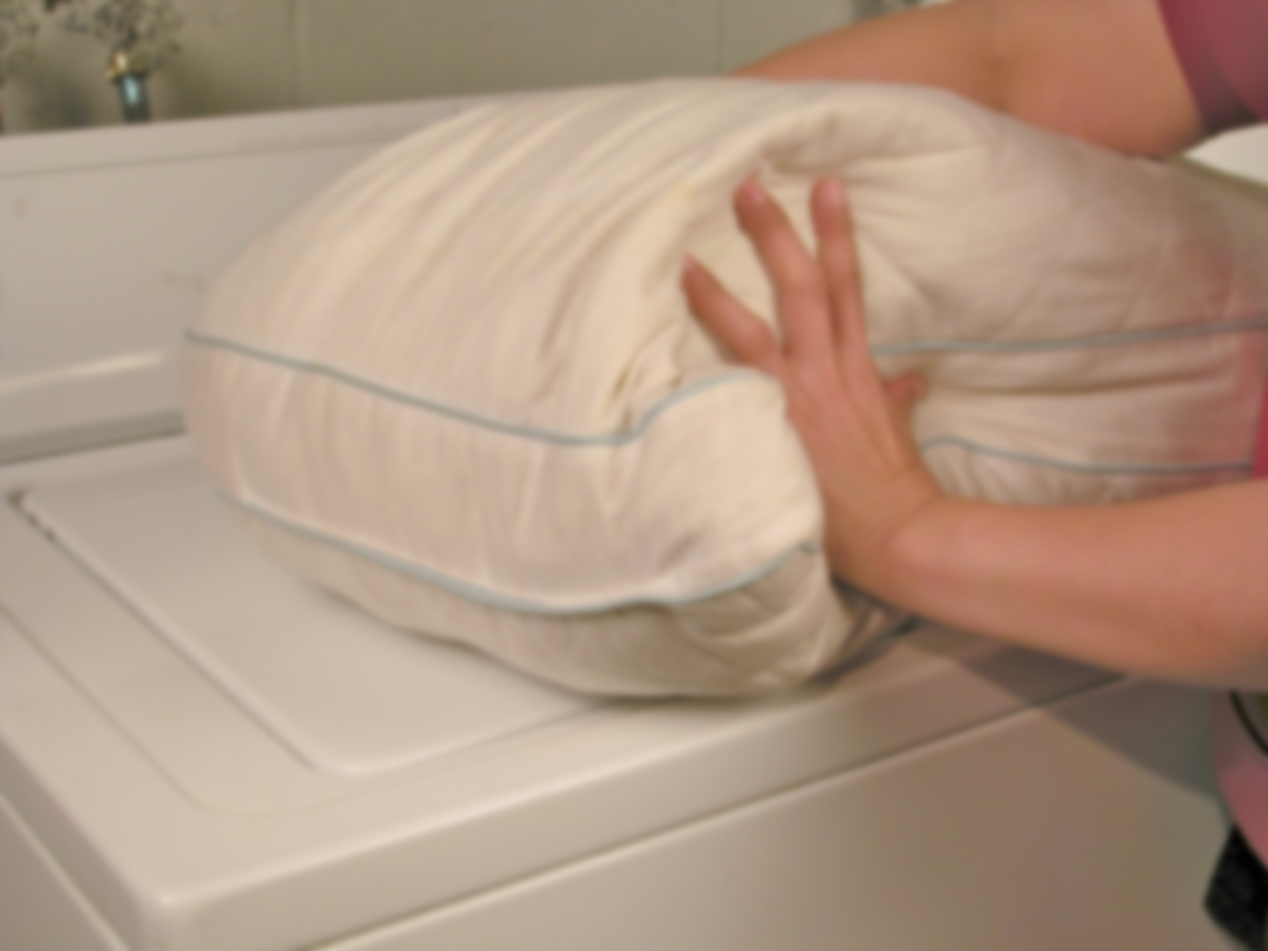 Как стирать подушки артпостель