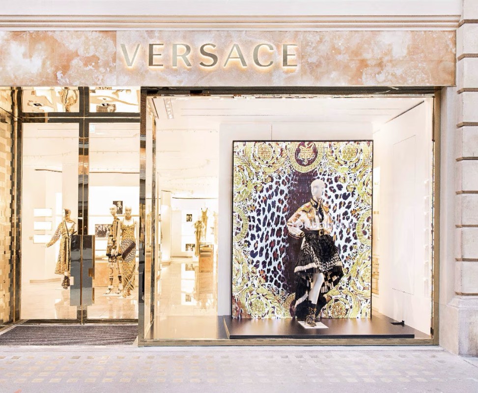 Источник фото – versace.com