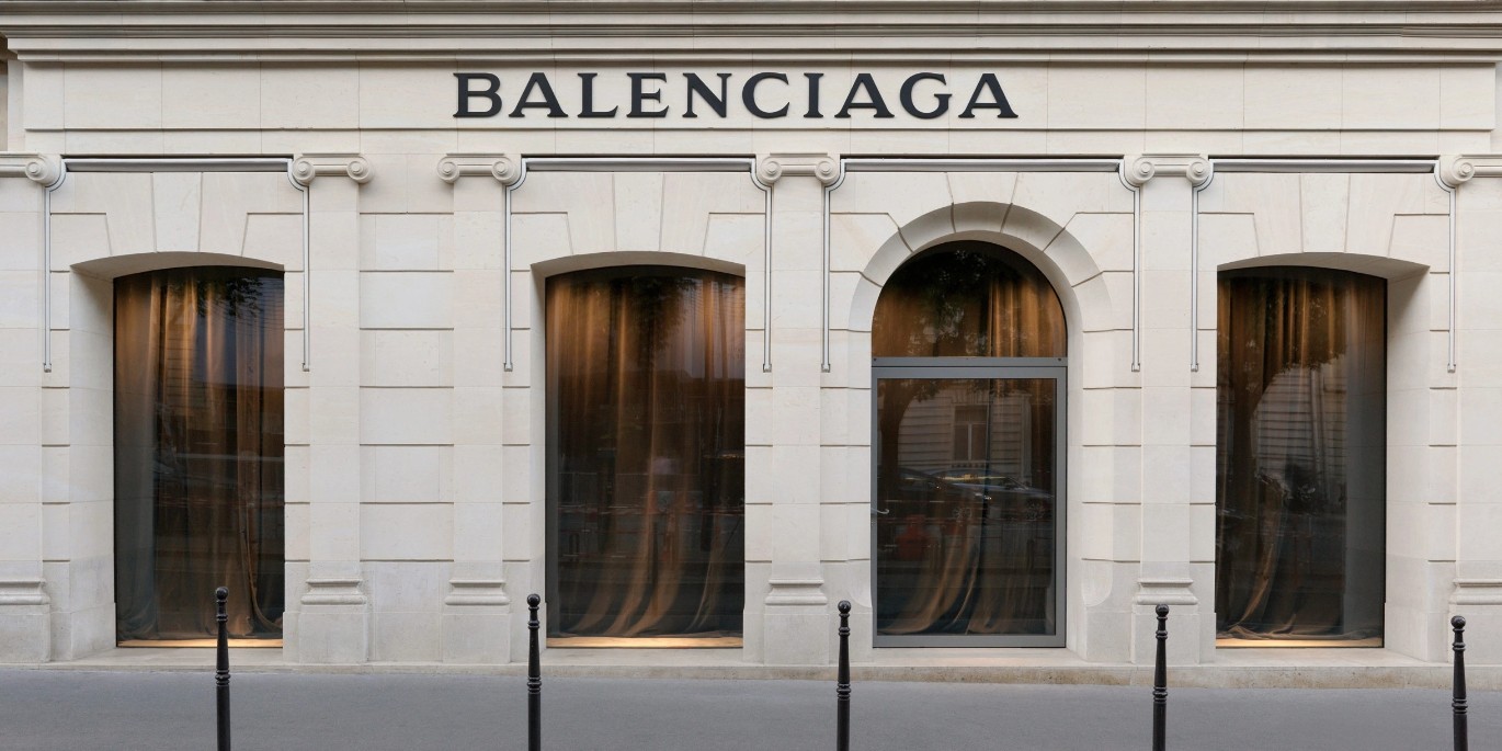 Источник фото – balenciaga.com