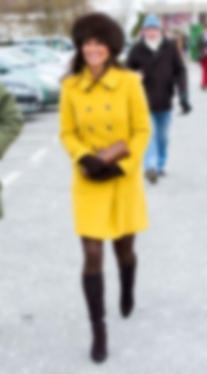 Желтая шапка женская с чем носить зимой