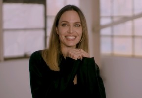 Снова станет мамой: Анджелина Джоли поразила поклонников новостями о личной жизни