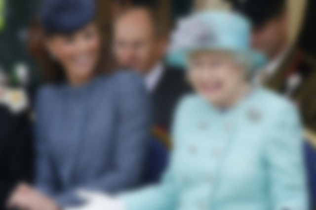 Новости. Королева Елизавета передала Кейт Миддлтон патронаж над Королевским фотографическим обществом